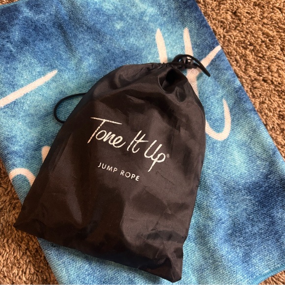 Tone It Up Jump Rope & Towel Bundle - Picture 2 of 3